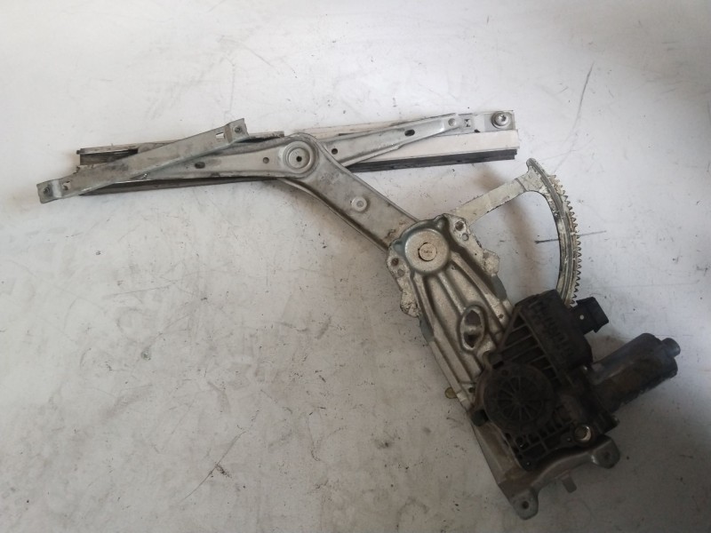 Recambio de elevalunas delantero derecho para opel astra g berlina club referencia OEM IAM 90521870  