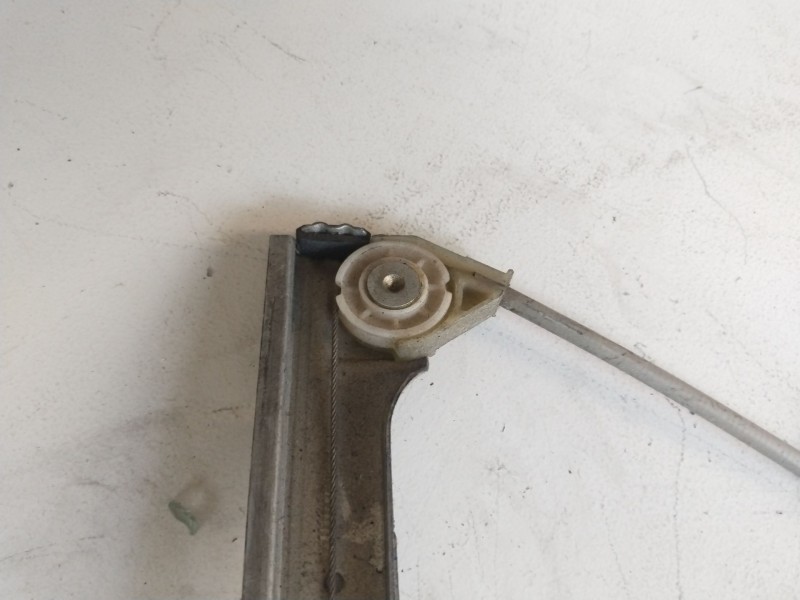 Recambio de elevalunas delantero derecho para citroën xsara berlina 1.9td tonic referencia OEM IAM 9222H2  
