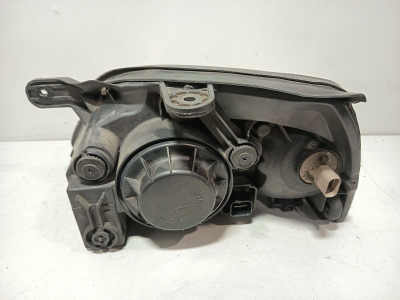 Recambio de faro derecho para kia rio i hatchback (dc) 1.3 referencia OEM IAM 92102FD011  