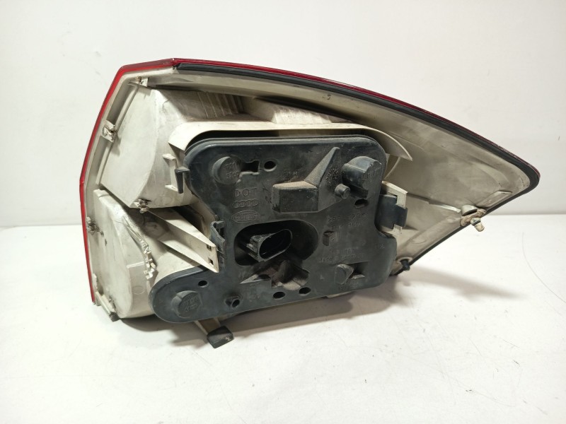 Recambio de piloto trasero izquierdo para audi a4 b6 (8e2) 1.9 tdi quattro referencia OEM IAM 8E5945217  