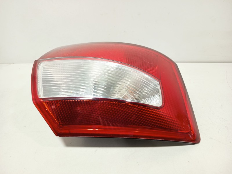Recambio de piloto trasero izquierdo para audi a4 b6 (8e2) 1.9 tdi quattro referencia OEM IAM 8E5945217  