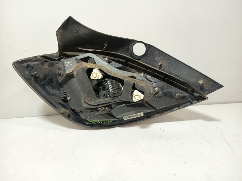 Recambio de piloto trasero derecho para opel astra h (a04) 1.7 cdti (l48) referencia OEM IAM 93190305  