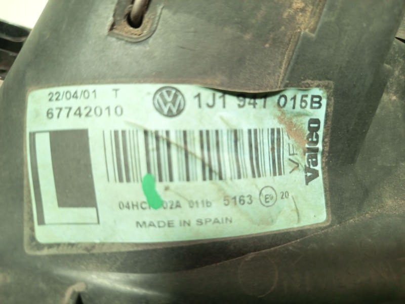 Recambio de faro izquierdo para volkswagen golf iv (1j1) 1.6 16v referencia OEM IAM 1J1941015B  