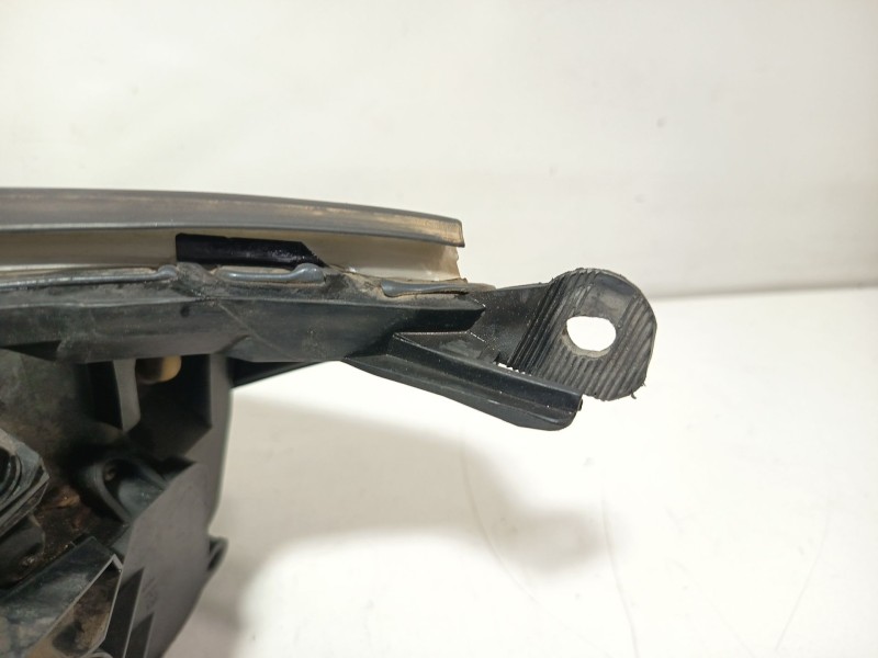 Recambio de faro derecho para ford focus i sedán (dfw) 1.6 16v referencia OEM IAM 1M5113005FA  