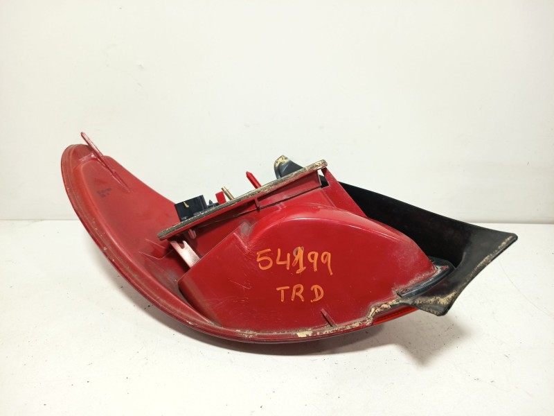 Recambio de piloto trasero derecho para peugeot 206 hatchback (2a/c) 1.6 i referencia OEM IAM 6351R9  