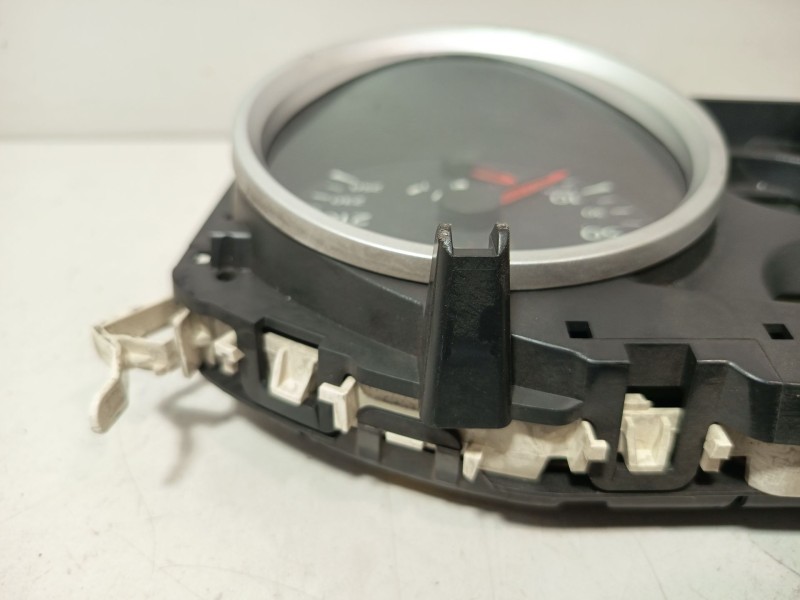Recambio de cuadro instrumentos para renault megane ii sedán (lm0/1_) 1.9 dci referencia OEM IAM 8200720313  