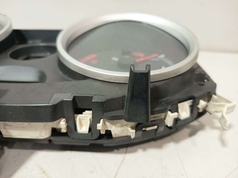 Recambio de cuadro instrumentos para renault megane ii sedán (lm0/1_) 1.9 dci referencia OEM IAM 8200720313  