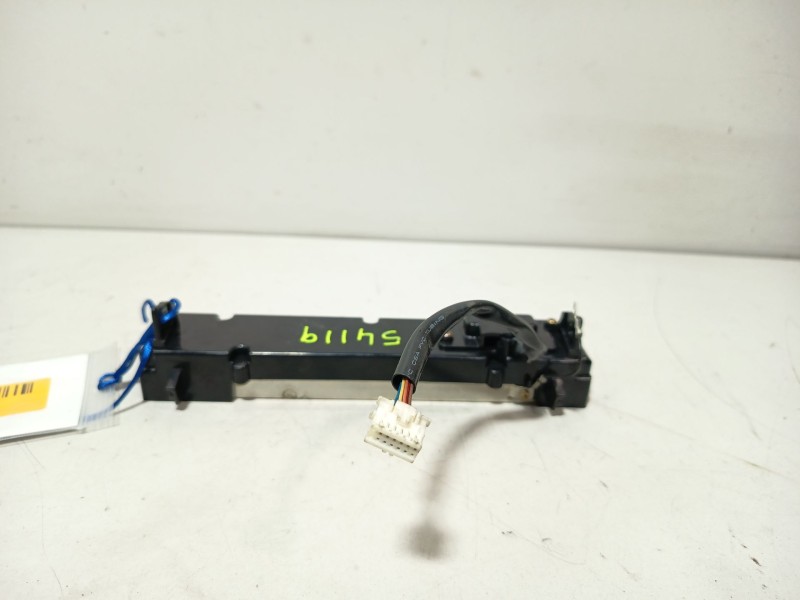 Recambio de pantalla multifuncion para mazda 3 (bk) 1.6 di turbo referencia OEM IAM BP4R611J0A  
