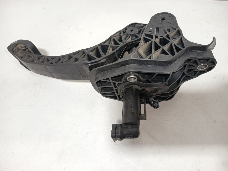 Recambio de pedal embrague para volkswagen polo v (6r1, 6c1) 1.4 (6r1) referencia OEM IAM 6C1721059G  
