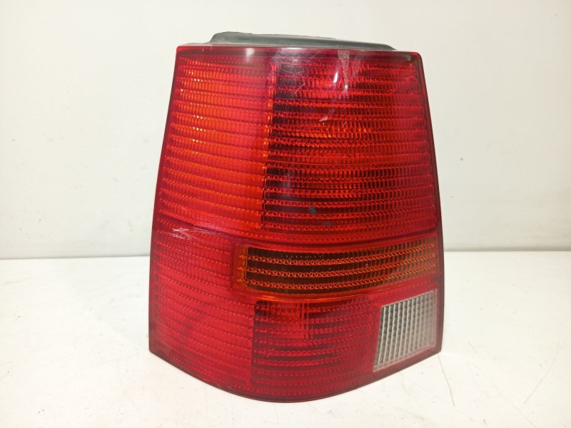 Recambio de piloto trasero izquierdo para volkswagen golf iv (1j1) 1.6 16v referencia OEM IAM 1J9945095P  