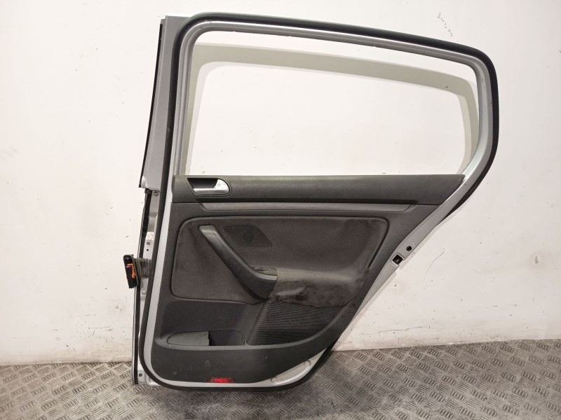 Recambio de puerta trasera derecha para volkswagen golf v (1k1) 1.9 tdi referencia OEM IAM 1K6833106J  PLATA