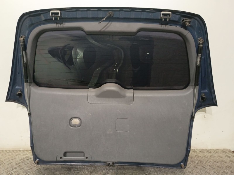 Recambio de porton trasero para hyundai trajet (fo) 2.0 referencia OEM IAM 737003A110  