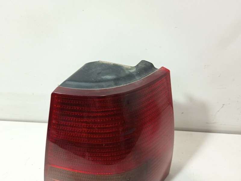 Recambio de piloto trasero derecho para volkswagen golf iv (1j1) 1.6 16v referencia OEM IAM 1J5945257  