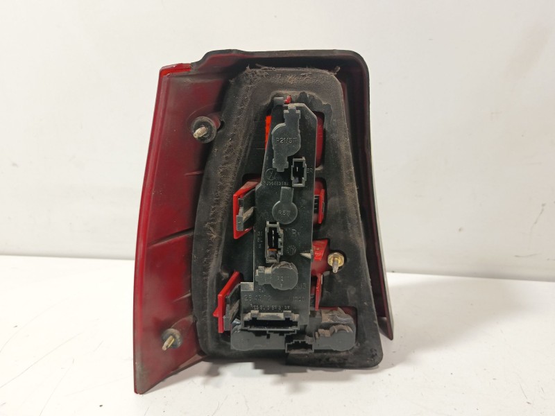 Recambio de piloto trasero derecho para volkswagen golf iv (1j1) 1.6 16v referencia OEM IAM 1J5945257  