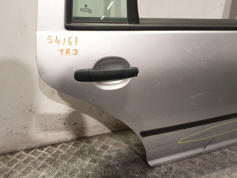 Recambio de puerta trasera derecha para volkswagen golf iv (1j1) 1.6 16v referencia OEM IAM 1J6833056F  