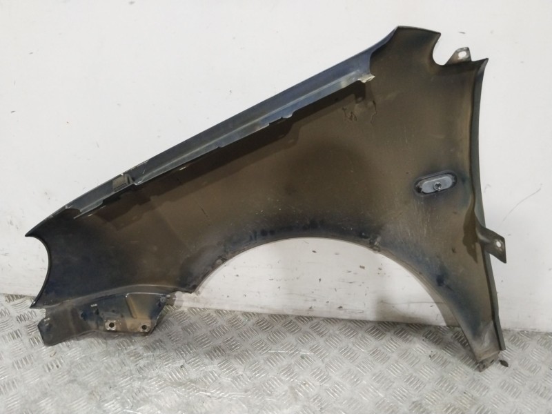 Recambio de aleta delantera derecha para volkswagen polo iv (9n_, 9a_) 1.4 tdi referencia OEM IAM 6Q0821106C  