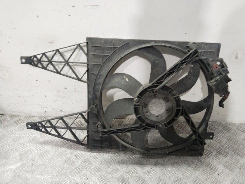 Recambio de electroventilador para seat ibiza iii (6l1) 1.4 16v referencia OEM IAM 6Q0121207L  