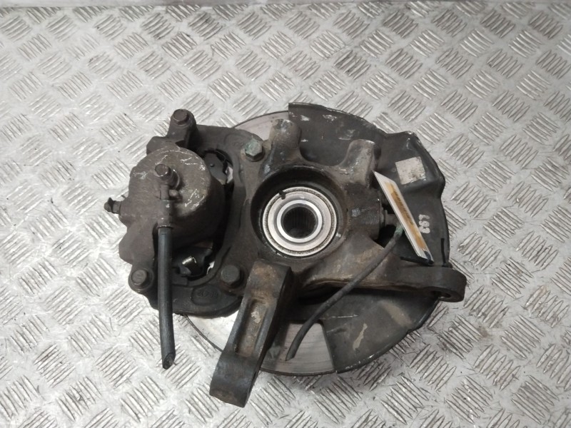 Recambio de mangueta delantera izquierda para hyundai tucson (jm) 2.0 crdi referencia OEM IAM 517002E960  
