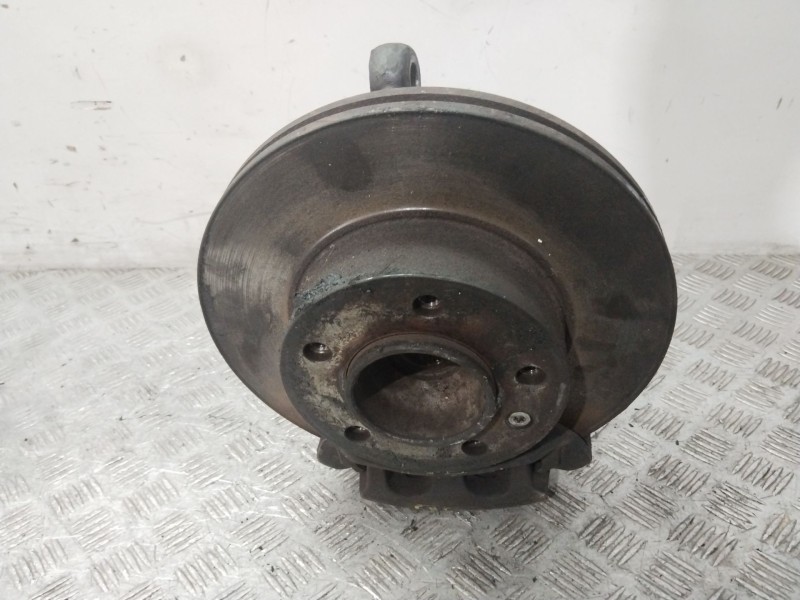 Recambio de mangueta delantera derecha para nissan interstar autobús (x70) dci 90 referencia OEM IAM 8200642123  