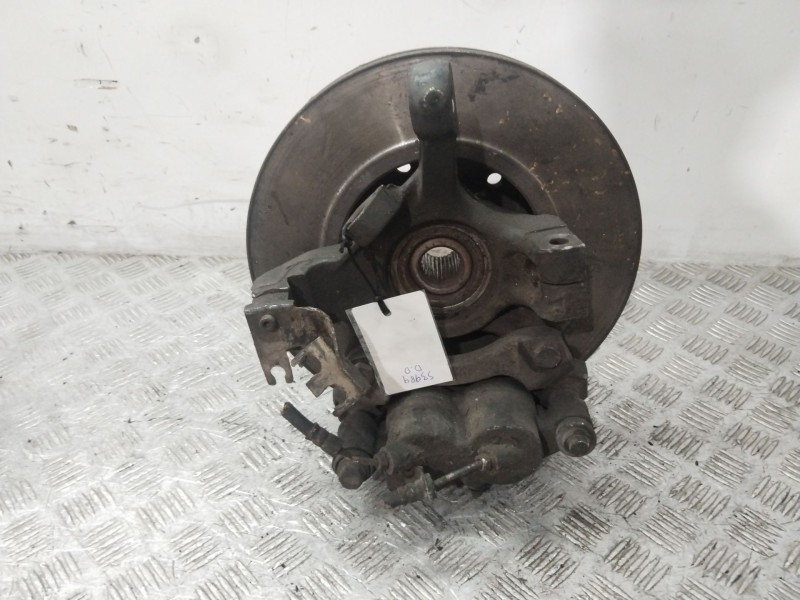 Recambio de mangueta delantera derecha para nissan interstar autobús (x70) dci 90 referencia OEM IAM 8200642123  