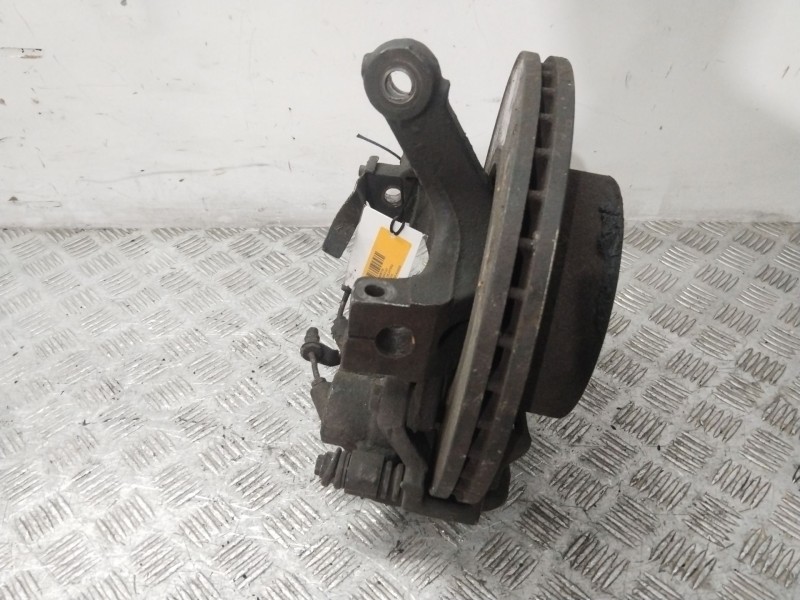 Recambio de mangueta delantera derecha para nissan interstar autobús (x70) dci 90 referencia OEM IAM 8200642123  