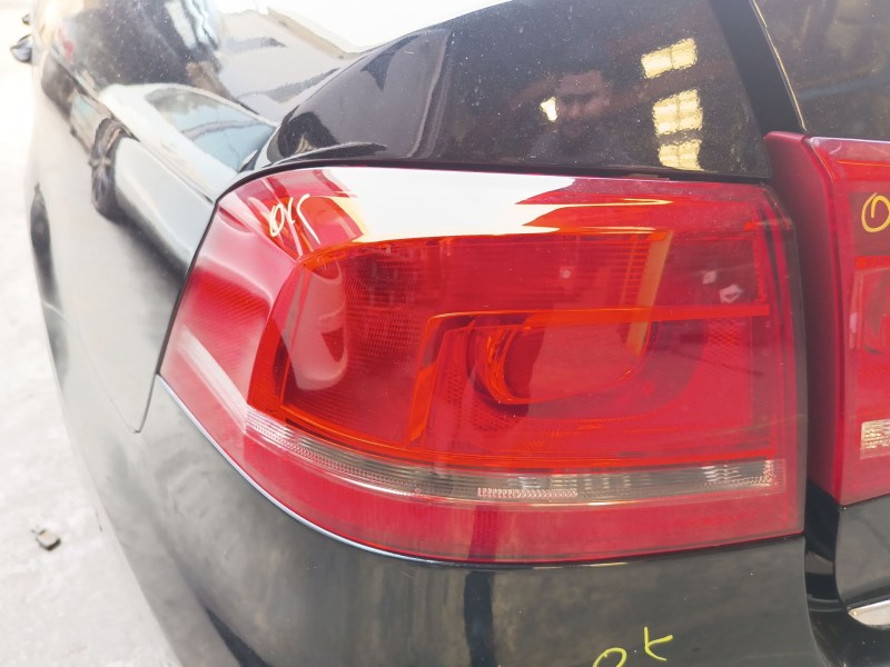 Recambio de piloto trasero izquierdo para volkswagen passat b7 (362) 1.6 tdi referencia OEM IAM 3AE945095F  