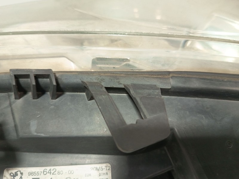 Recambio de faro derecho para peugeot 307 sw (3h) 1.6 hdi 90 referencia OEM IAM 9655764280 620686 