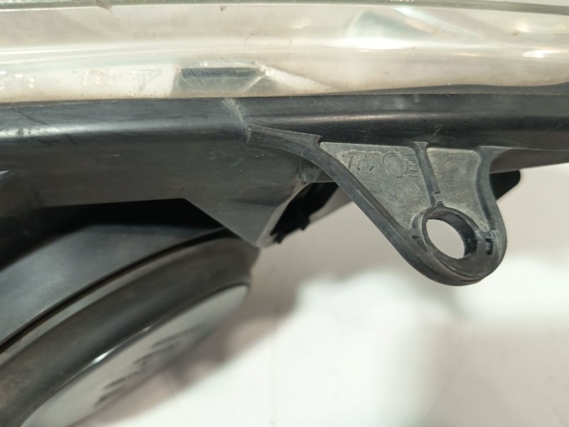 Recambio de faro derecho para peugeot 307 sw (3h) 1.6 hdi 90 referencia OEM IAM 9655764280 620686 