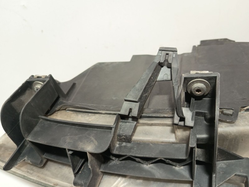 Recambio de faro derecho para peugeot 307 sw (3h) 1.6 hdi 90 referencia OEM IAM 9655764280 620686 