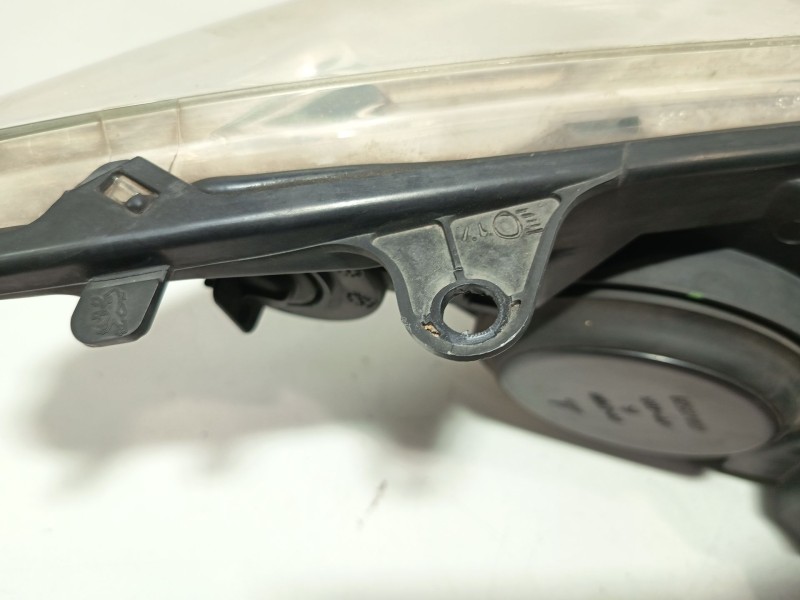 Recambio de faro izquierdo para peugeot 307 sw (3h) 1.6 hdi 90 referencia OEM IAM 9655764380 620886 