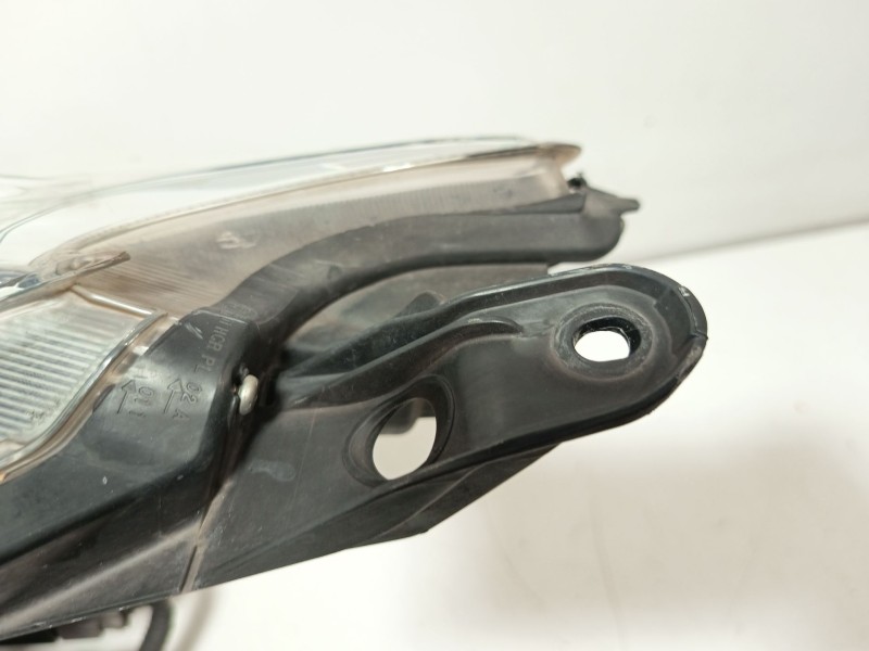Recambio de faro derecho para toyota prius plus (_w4_) 1.8 hybrid (zvw40w, zvw41w) referencia OEM IAM 8114547430  