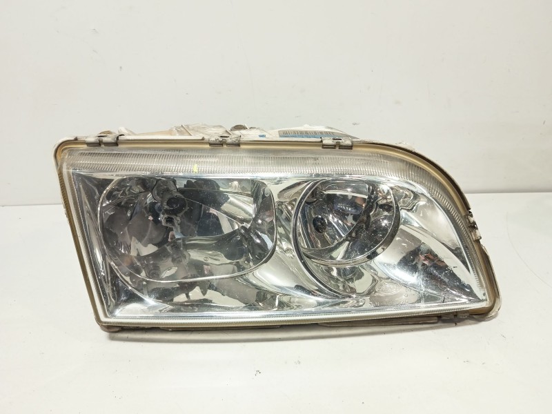 Recambio de faro derecho para volvo v40 station wagon (645) 1.8 referencia OEM IAM 1AG00786134 30899683 3345703
