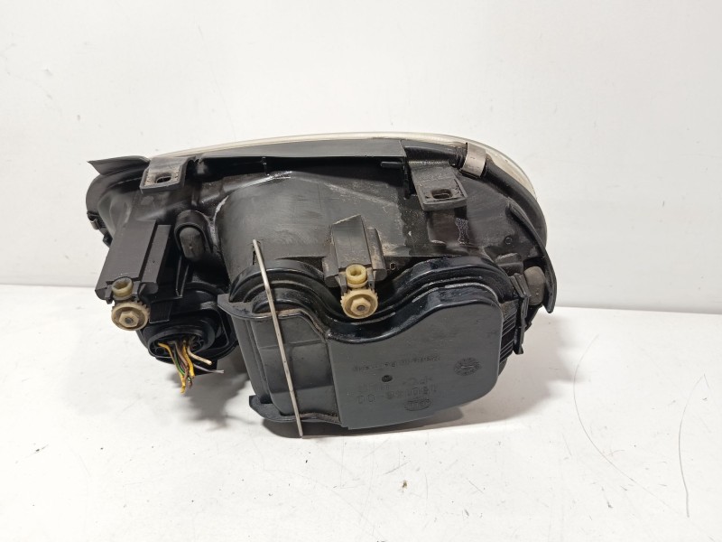 Recambio de faro derecho para volkswagen golf iv (1j1) 2.0 referencia OEM IAM 1J1941018B  
