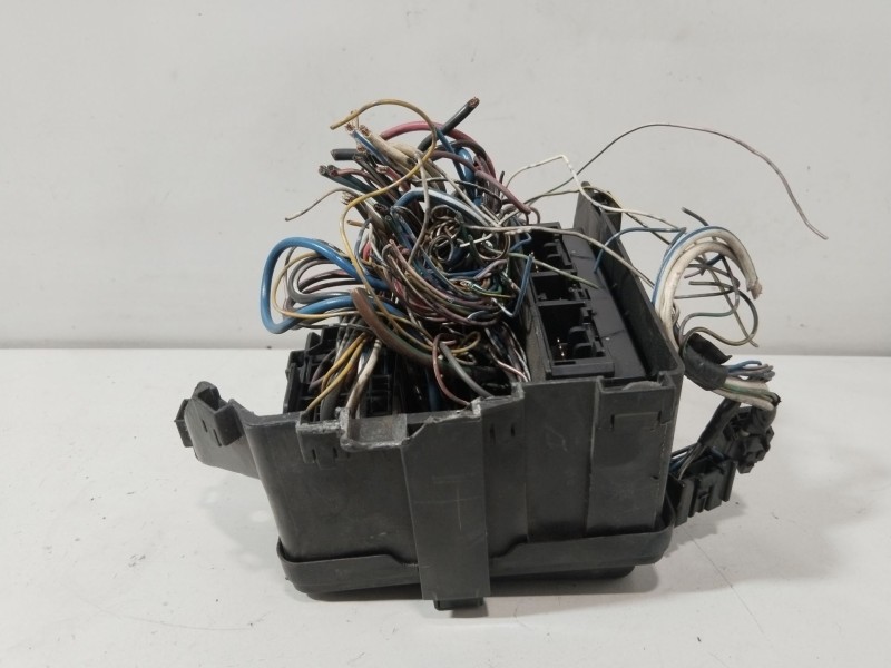 Recambio de caja reles / fusibles para lexus is ii (_e2_) 220d (ale20) referencia OEM IAM 7154555030 8266630730 8266253070