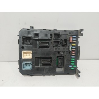CAJA RELES / FUSIBLES 281197595 