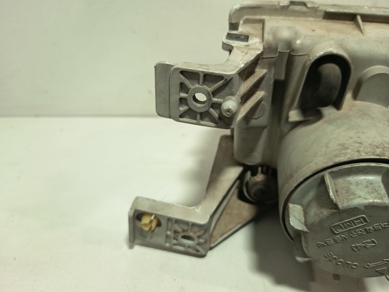Recambio de faro izquierdo para hyundai trajet (fo) 2.0 referencia OEM IAM 921033A020  