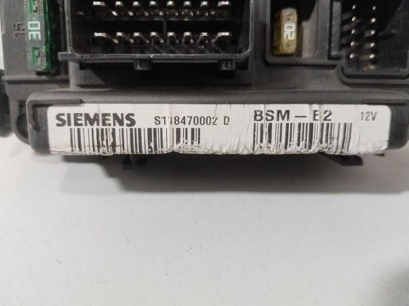 Recambio de caja reles / fusibles para peugeot 206 hatchback (2a/c) 1.4 i referencia OEM IAM S118470002  