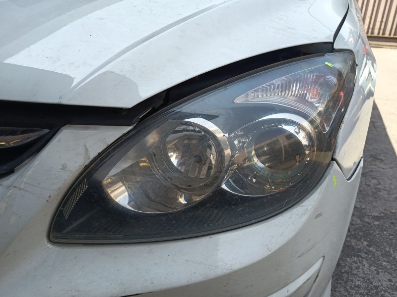 Recambio de faro izquierdo para hyundai i30 (fd) 1.6 crdi referencia OEM IAM 921012L020  