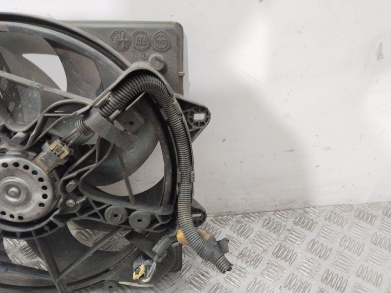 Recambio de electroventilador para fiat doblo autobús (263_) 1.3 d multijet (263axc1a) referencia OEM IAM 51821155  