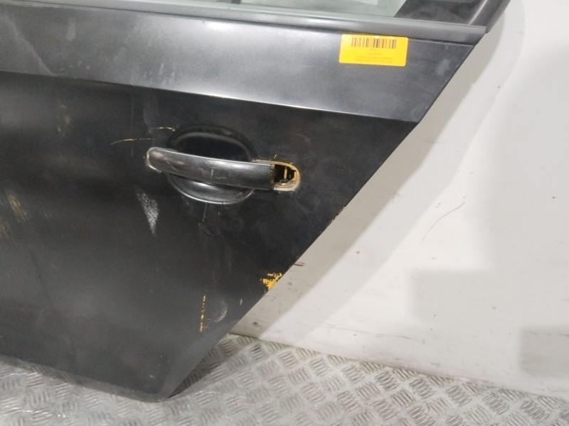 Recambio de puerta trasera izquierda para skoda rapid (nh3, nk3, nk6) 1.6 tdi referencia OEM IAM 5JA833055B  
