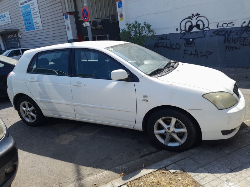 toyota corolla (_e12_) del año 2002