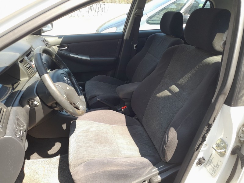 toyota corolla (_e12_) del año 2002