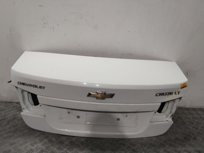 Recambio de porton trasero para chevrolet cruze (j300) 2.0 cdi referencia OEM IAM 95950847  