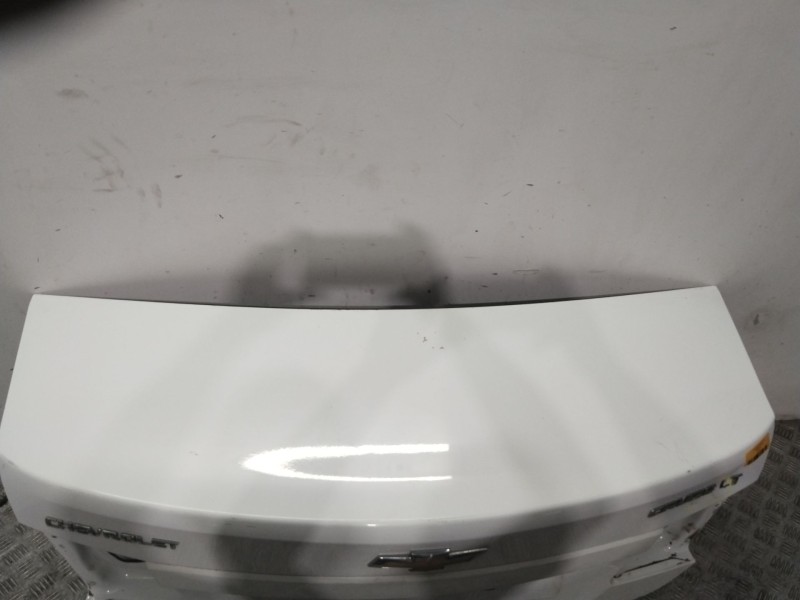 Recambio de porton trasero para chevrolet cruze (j300) 2.0 cdi referencia OEM IAM 95950847  