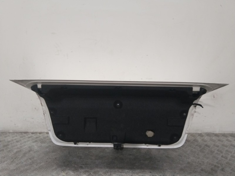 Recambio de porton trasero para chevrolet cruze (j300) 2.0 cdi referencia OEM IAM 95950847  