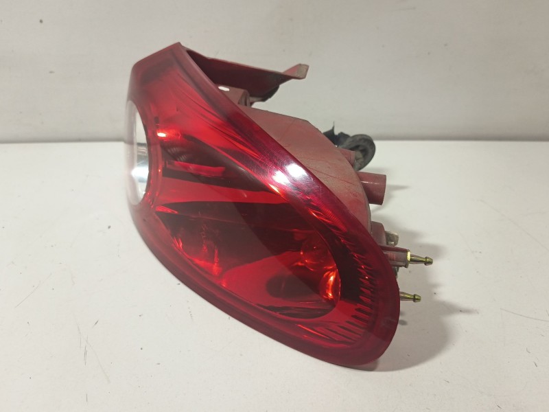 Recambio de piloto trasero derecho para chevrolet lacetti (j200) 1.6 referencia OEM IAM 96387725  