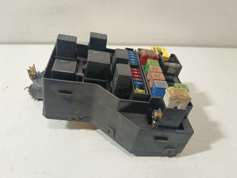 Recambio de caja reles / fusibles para volvo v40 station wagon (645) 1.8 referencia OEM IAM 30807014  