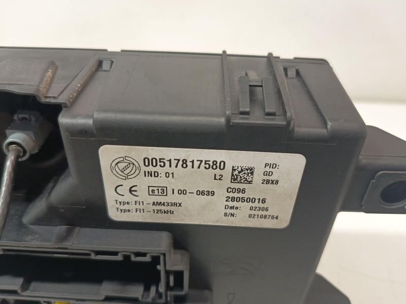 Recambio de caja reles / fusibles para fiat grande punto (199_) 1.3 d multijet referencia OEM IAM 00517817580  