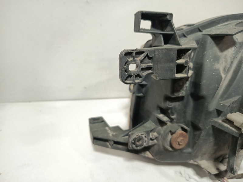 Recambio de faro derecho para nissan np300 pickup (d22) 2.5 dci 4x4 referencia OEM IAM 260252TV2A  