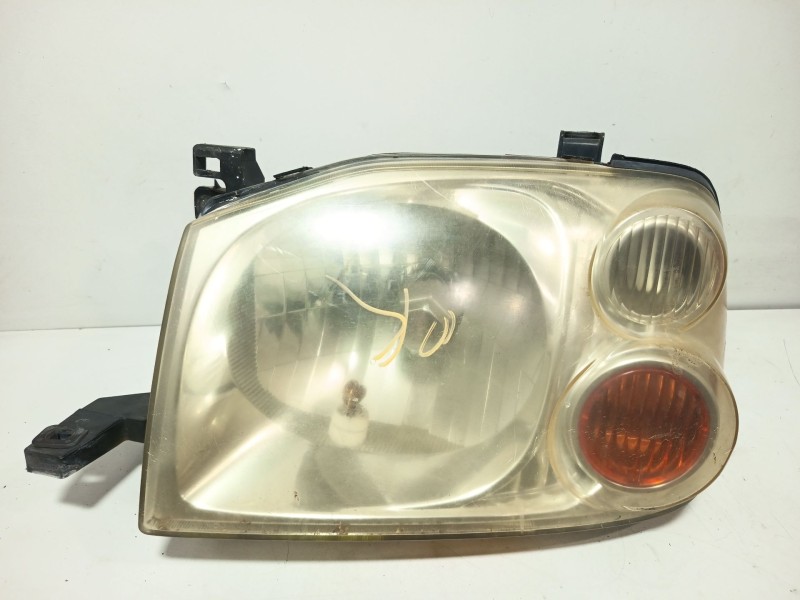 Recambio de faro izquierdo para nissan np300 pickup (d22) 2.5 dci 4x4 referencia OEM IAM 260752TV2A  
